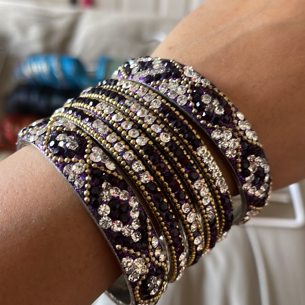 Mixed set of bangles
